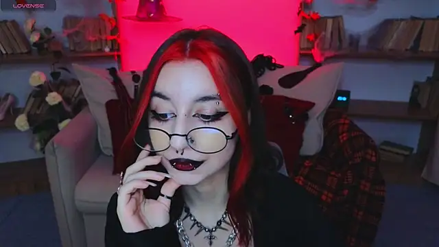 Snapshot of Mistress__Marcelline chatting on 26, 10, 2025 Mistress Marcelline online show from 26, 10, 2025