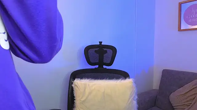 yulian vasquez online show from 10, 10, 2025