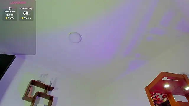 Snapshot of LoganTwink18 chatting on 7, 11, 2025 LoganTwink18 online show from 7, 11, 2025