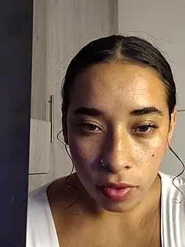 Valenn fernandez online show from 3, 4, 2026