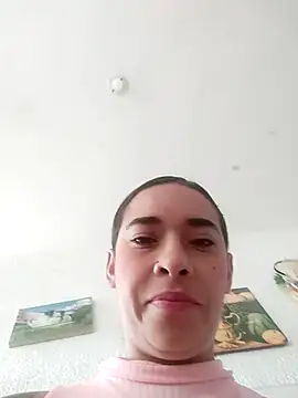 Valenn fernandez online show from 16, 4, 2026