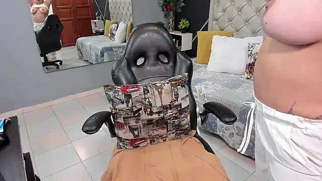 kris milff online show from 17, 10, 2025