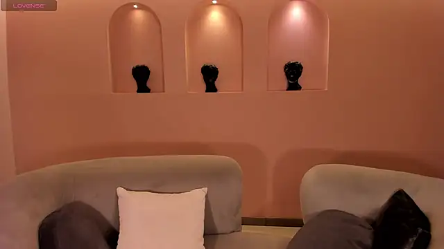 AmbarJames  online show from 21, 4, 2026