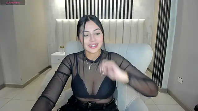 AmbarJames  online show from 9, 6, 2026