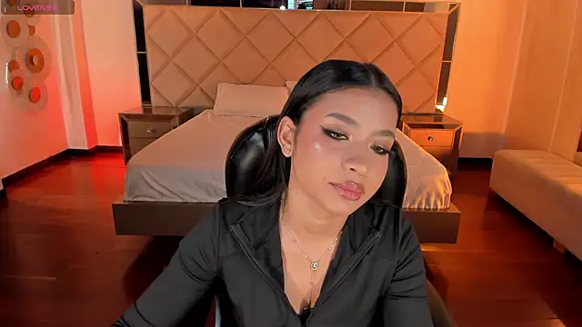 SophieHouston  online show from 5, 3, 2026