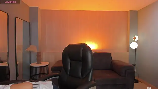 SophieHouston  online show from 5, 6, 2026