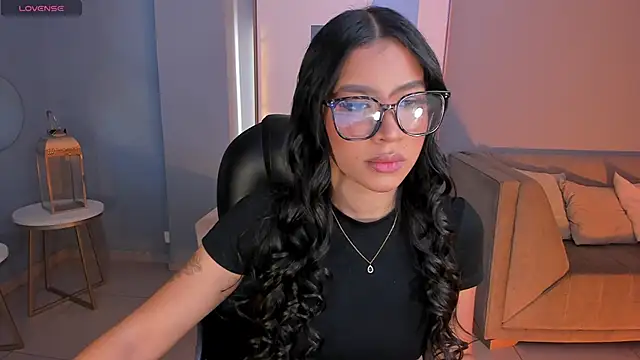 SophieHouston  online show from 13, 6, 2026