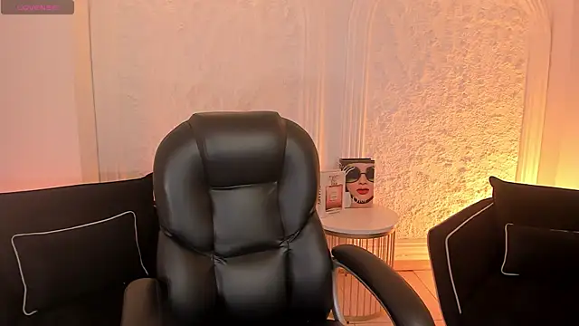 SophieHouston  online show from 15, 7, 2026