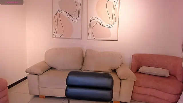 Snapshot of MilaLawrence chatting on 2, 6, 2026 MilaLawrence online show from 2, 6, 2026