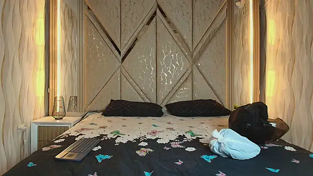 Hotcouple 222 online show from 12, 1, 2026