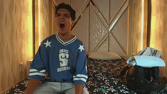 Hotcouple 222 online show from 8, 2, 2026