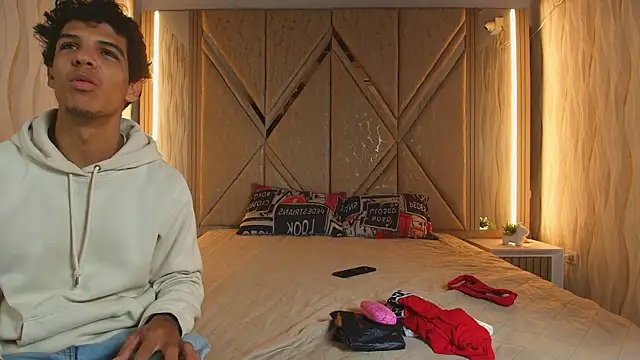 Hotcouple 222 online show from 26, 3, 2026