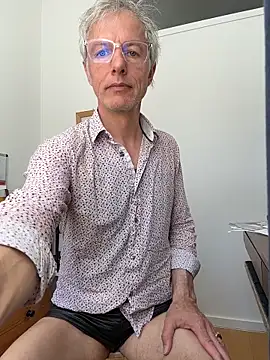 Snapshot of SexyLeon8 chatting on 1, 5, 2026 SexyLeon8 online show from 1, 5, 2026