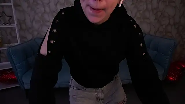 LiviaShy online show from 26, 4, 2026