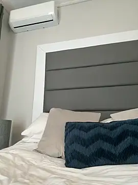 LilMisIndianx online show from 4, 10, 2025