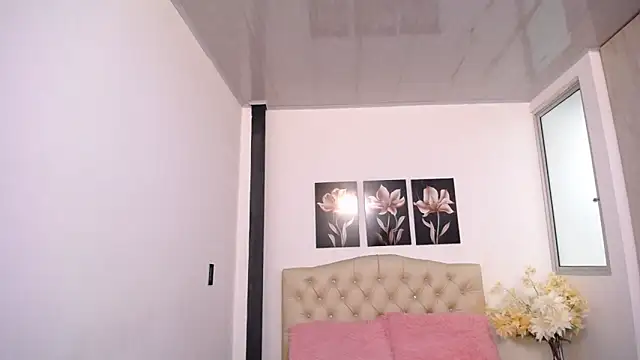 pinky f00x online show from 18, 4, 2026