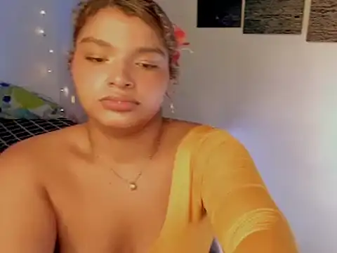 chloe kisses online show from 21, 4, 2026