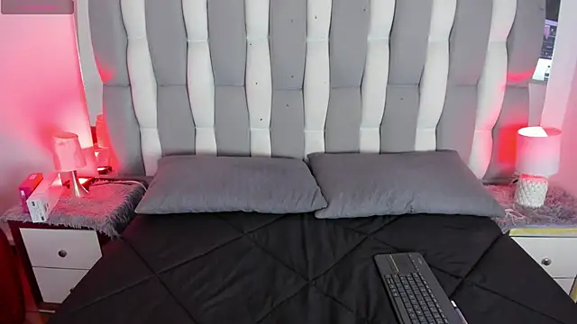 Adaara Rey online show from 6, 10, 2025