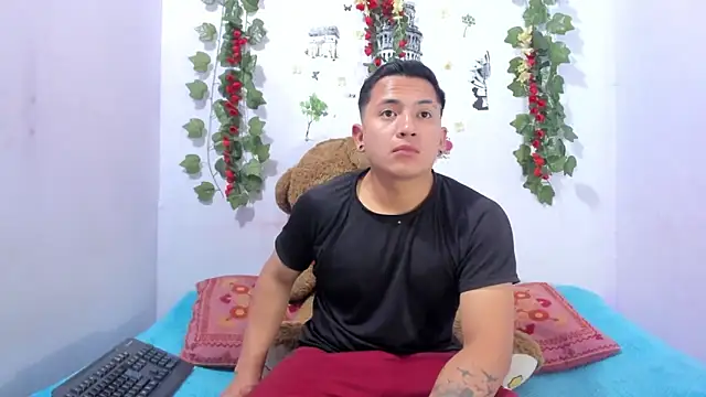 NataliaAndJulliam online show from 22, 9, 2025