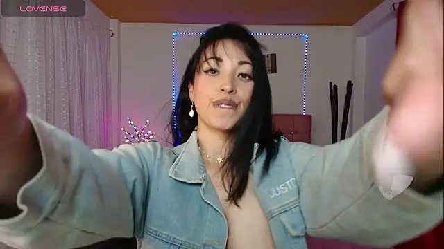 Snapshot of hannagomez_24 chatting on 1, 6, 2026 hannagomez 24 online show from 1, 6, 2026