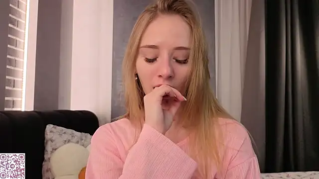 ElvinaRose online show from 15, 12, 2025