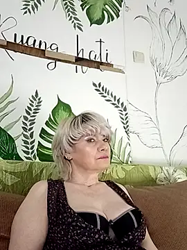 Catty Lady online show from 20, 4, 2026