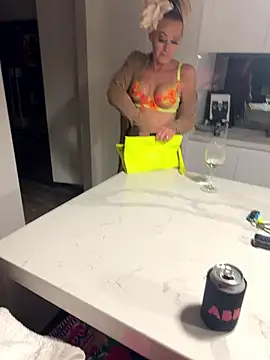 Reacher110565 online show from 9, 1, 2026