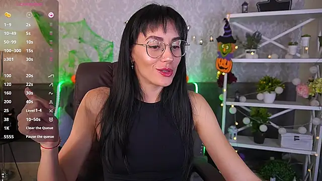 Snapshot of EviLune chatting on 29, 10, 2025 EviLune online show from 29, 10, 2025