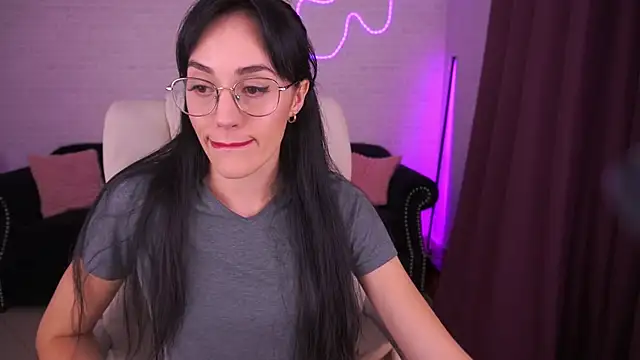 Snapshot of EviLune chatting on 29, 11, 2025 EviLune online show from 29, 11, 2025