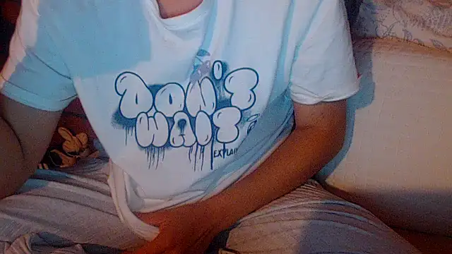 Snapshot of sabrina_v_ chatting on 12, 9, 2025 sabrina v online show from 12, 9, 2025