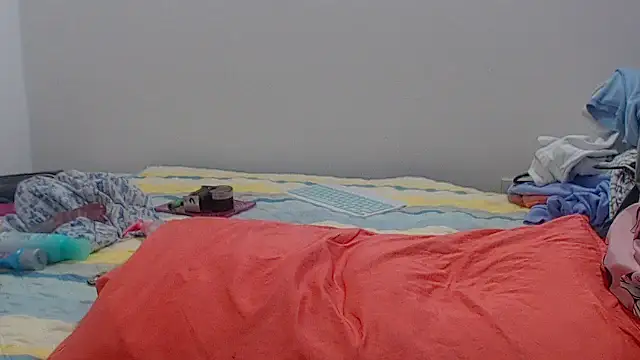 Snapshot of sabrina_v_ chatting on 13, 10, 2025 sabrina v online show from 13, 10, 2025