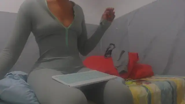 Snapshot of sabrina_v_ chatting on 15, 12, 2025 sabrina v online show from 15, 12, 2025