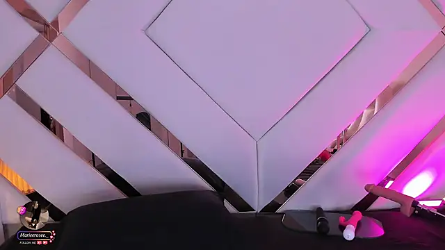 Snapshot of Mariee_rosee chatting on 23, 10, 2025 Mariee rosee online show from 23, 10, 2025