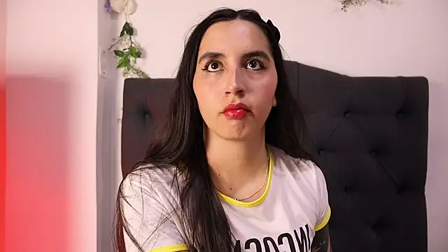 Snapshot of kaylee_lee chatting on 6, 10, 2025 kaylee lee online show from 6, 10, 2025