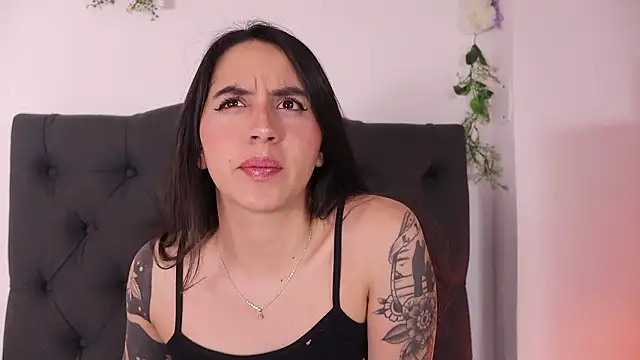 Snapshot of kaylee_lee chatting on 2, 2, 2026 kaylee lee online show from 2, 2, 2026