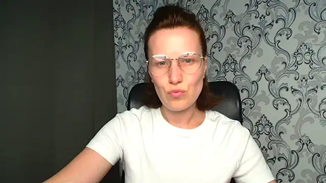 Kelly Kisss online show from 24, 6, 2026