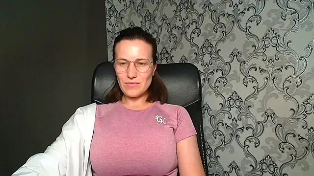 Kelly Kisss online show from 28, 7, 2026