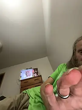 Snapshot of eager1975 chatting on 28, 6, 2026 eager1975 online show from 28, 6, 2026