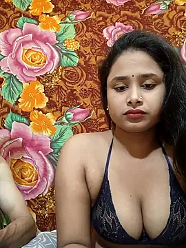 Seducing couple online show from 18, 3, 2026