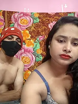 Seducing couple online show from 18, 7, 2026