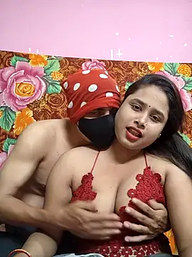 Seducing couple online show from 27, 7, 2026