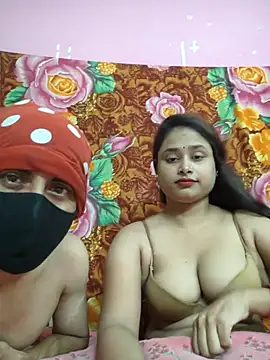 Seducing couple online show from 2, 8, 2026