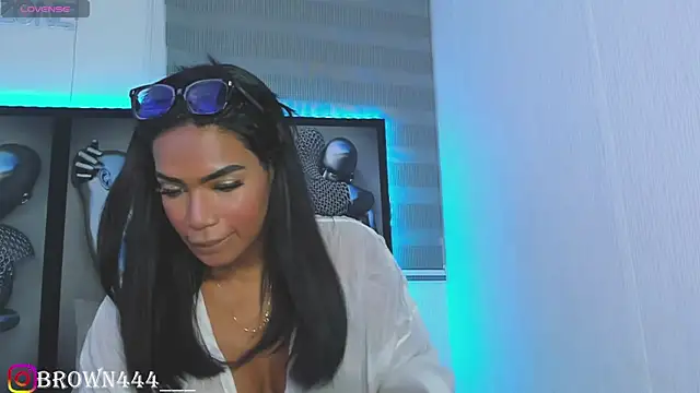 Snapshot of _naomibrown_ chatting on 19, 5, 2026 naomibrown online show from 19, 5, 2026