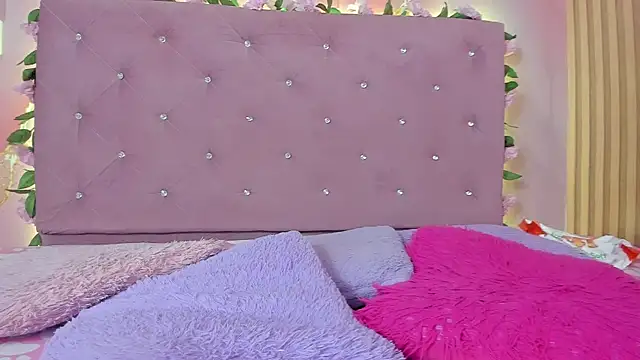 violet taylor  online show from 22, 5, 2026