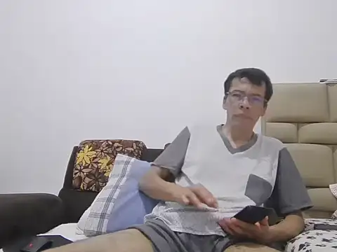 Snapshot of skinnylatino51 chatting on 19, 5, 2026 skinnylatino51 online show from 19, 5, 2026
