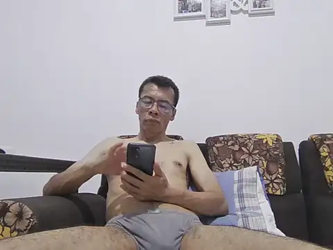 skinnylatino51 online show from 27, 6, 2026