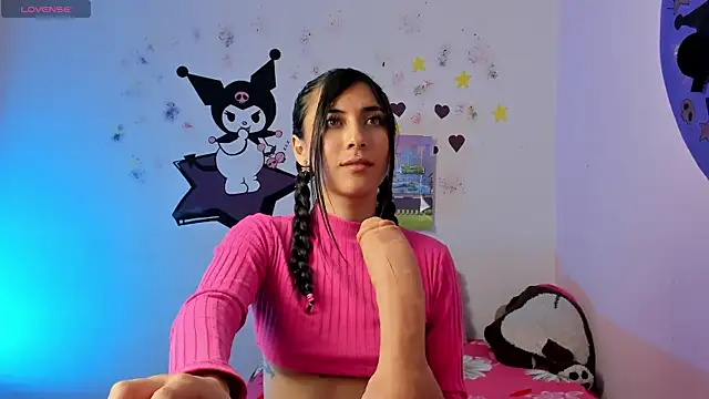 Snapshot of Alanaloiiss_ chatting on 10, 10, 2025 Alanaloiiss online show from 10, 10, 2025