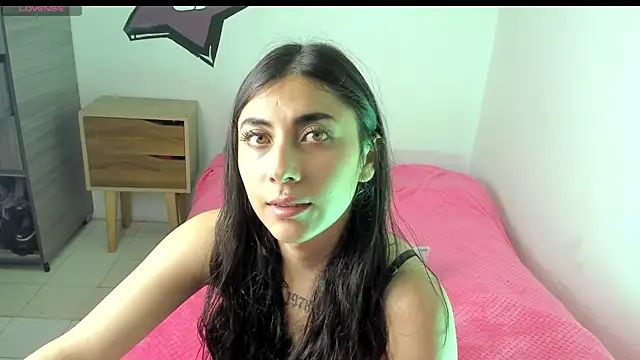 Alanaloiiss  online show from 24, 6, 2026