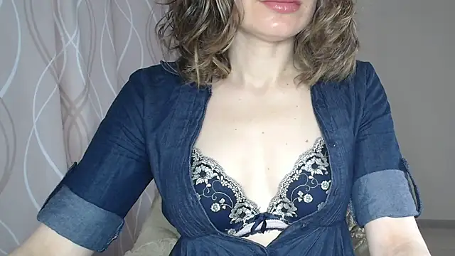 miss  Sophie online show from 6, 6, 2026
