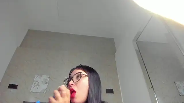 Lunaa bellaa online show from 22, 4, 2026